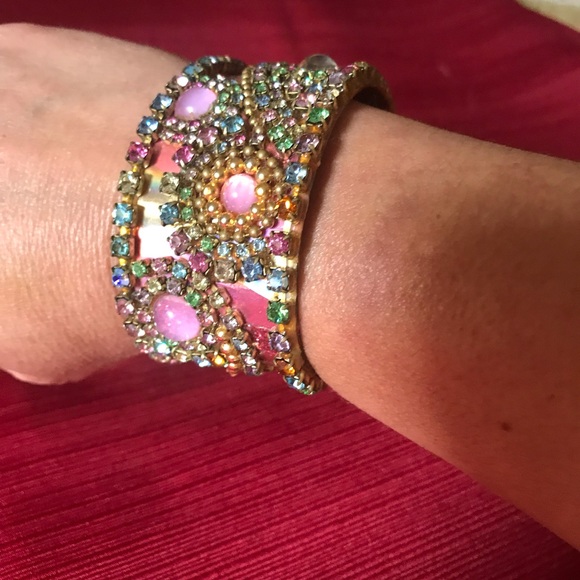 Vintage Beautiful stone studded metal cuff *SALE* - Picture 4 of 8